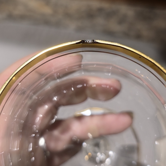 Elegant Gold Rimmed Wine Glass Set - Picture 5 of 7